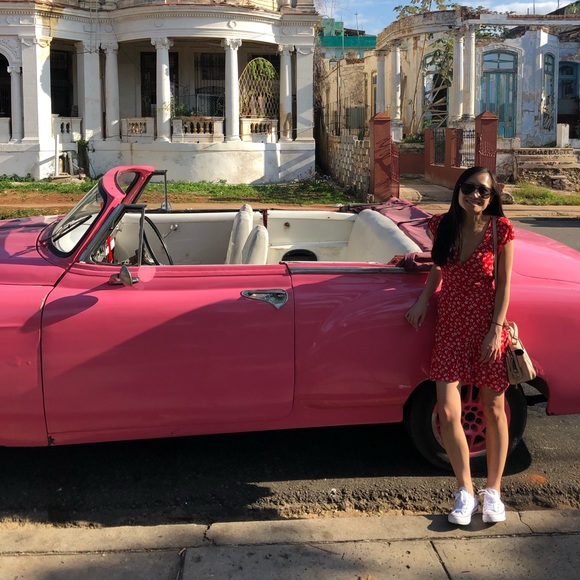 Meet your Posher, Tiffany - Picture 1 of 1